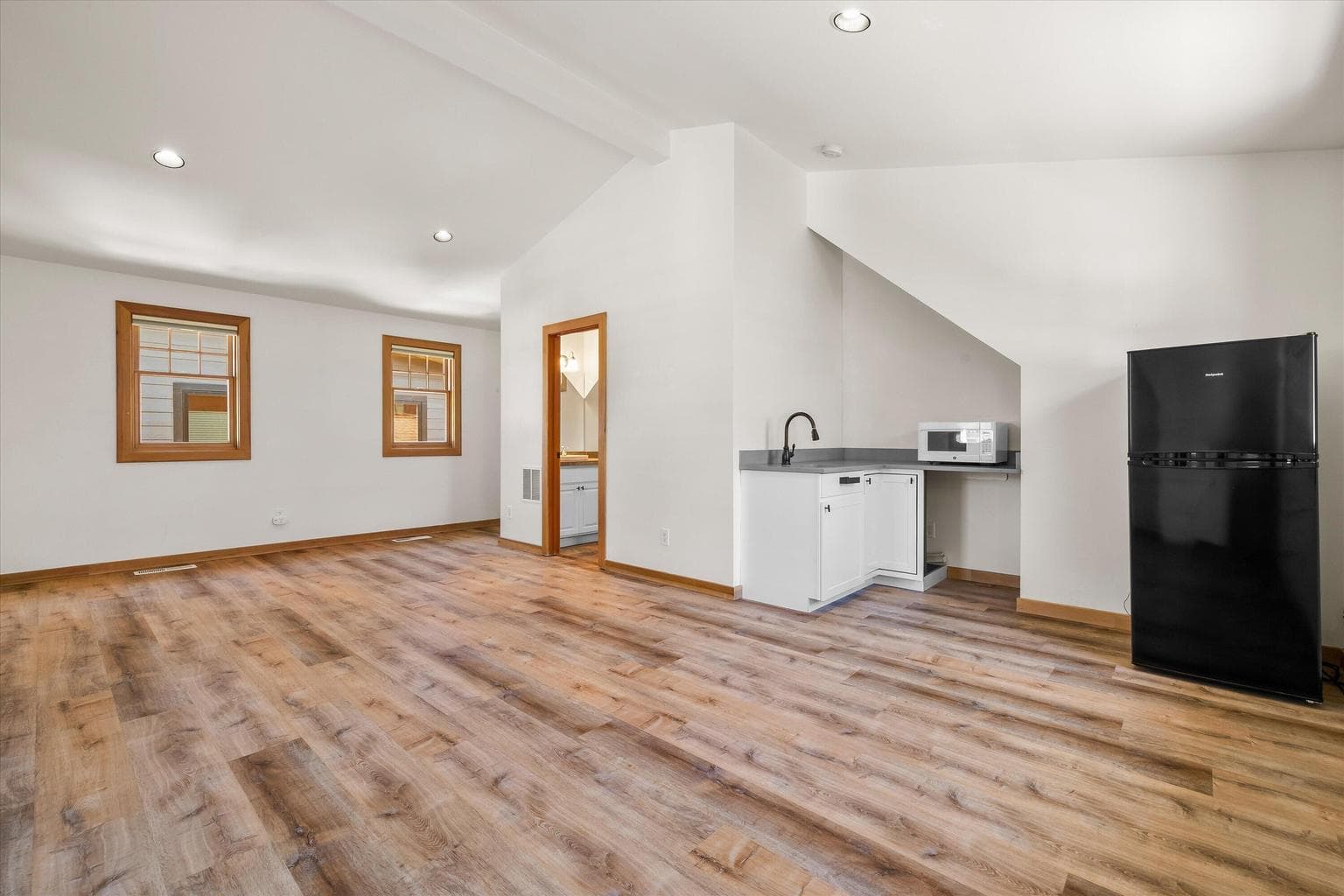 Photo of 1252 NW Ithaca Avenue 41 of 43