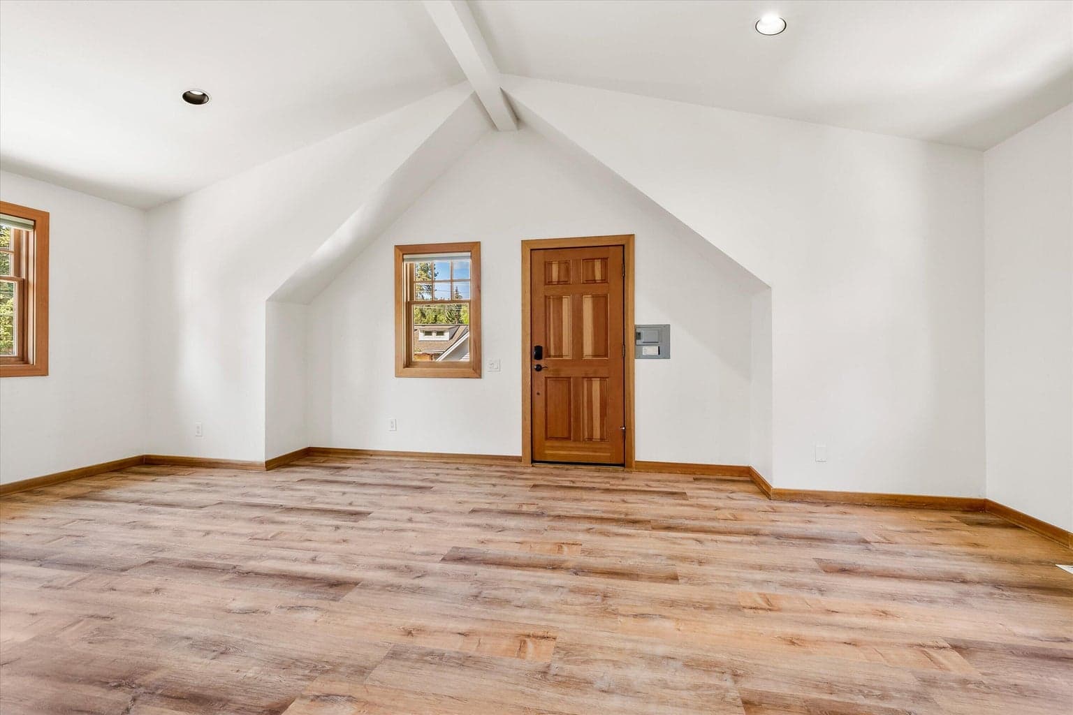 Photo of 1252 NW Ithaca Avenue 42 of 43