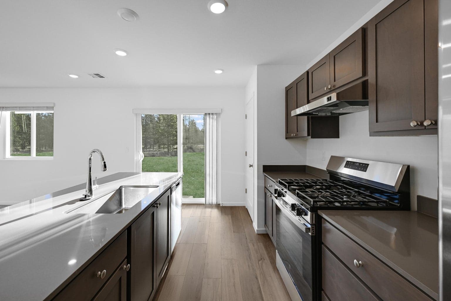 Photo of 16673 Cottage Pine St 7 of 32