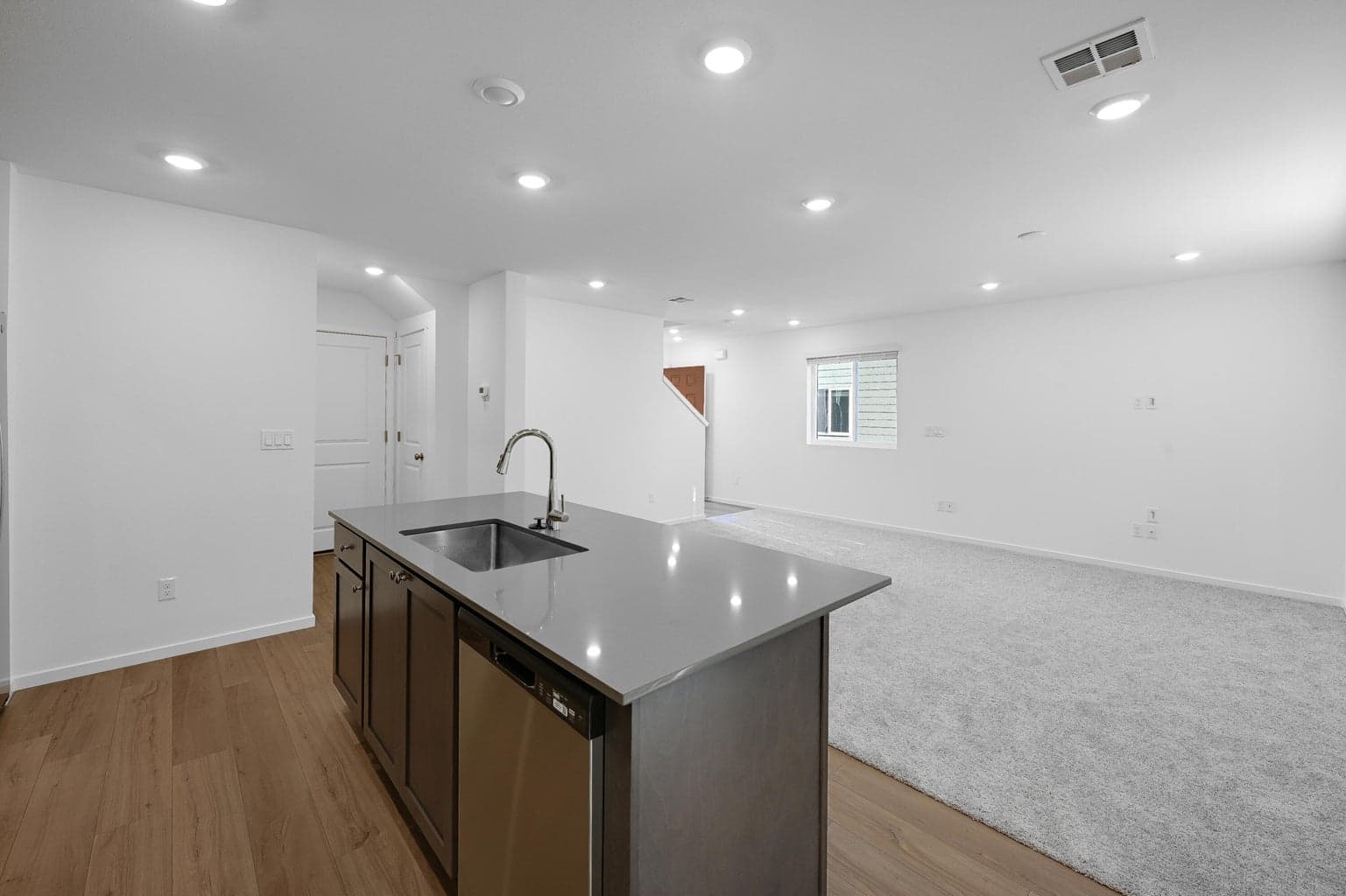 Photo of 16673 Cottage Pine St 8 of 32