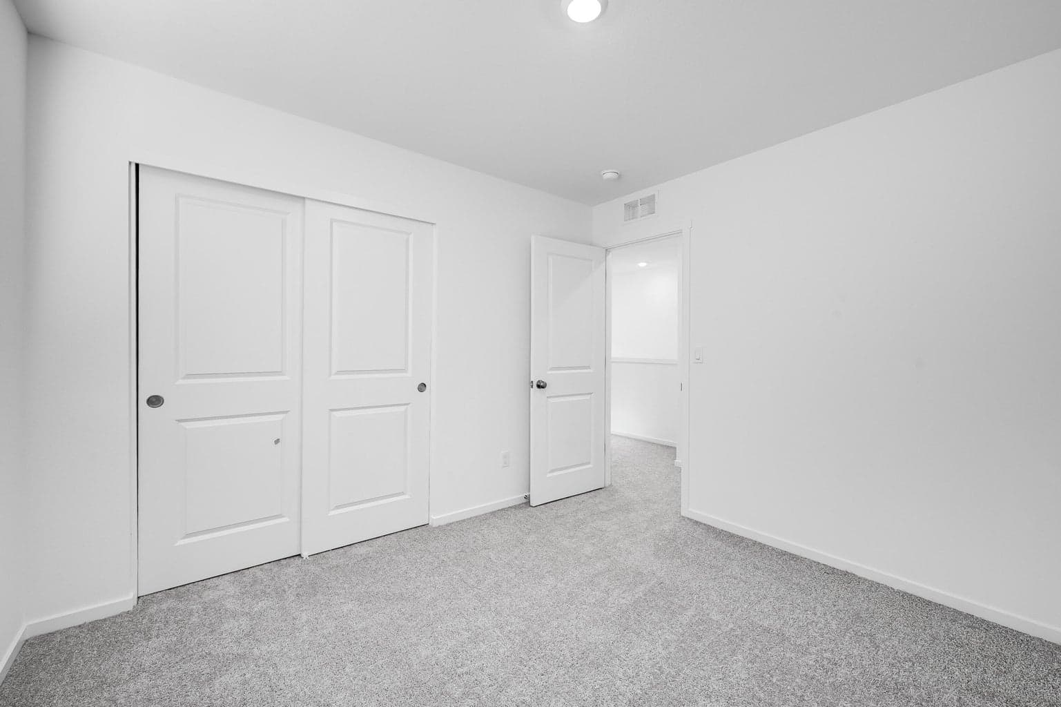 Photo of 16673 Cottage Pine St 15 of 32