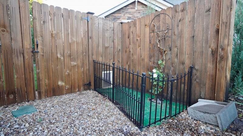 Great dog viewing area for your four legged friends.