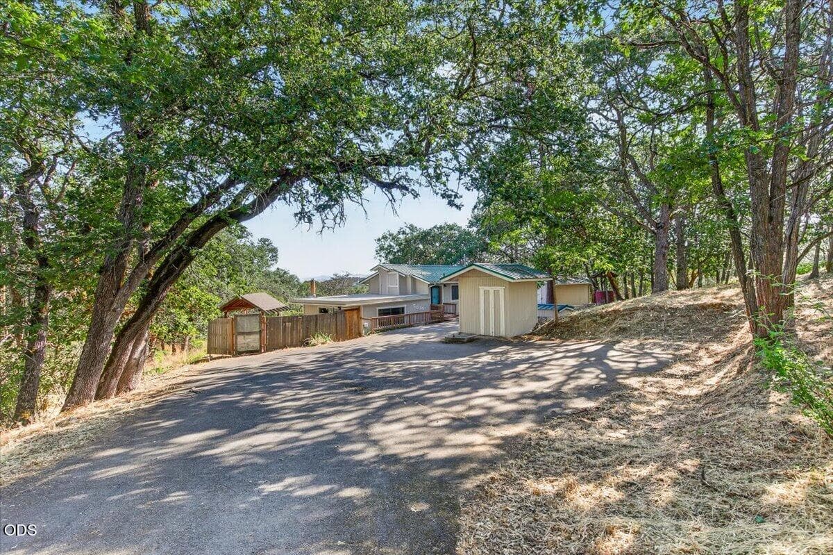 5015 Dark Hollow