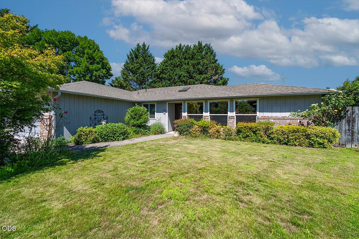 Photo of 3321 Oneida 1 of 28