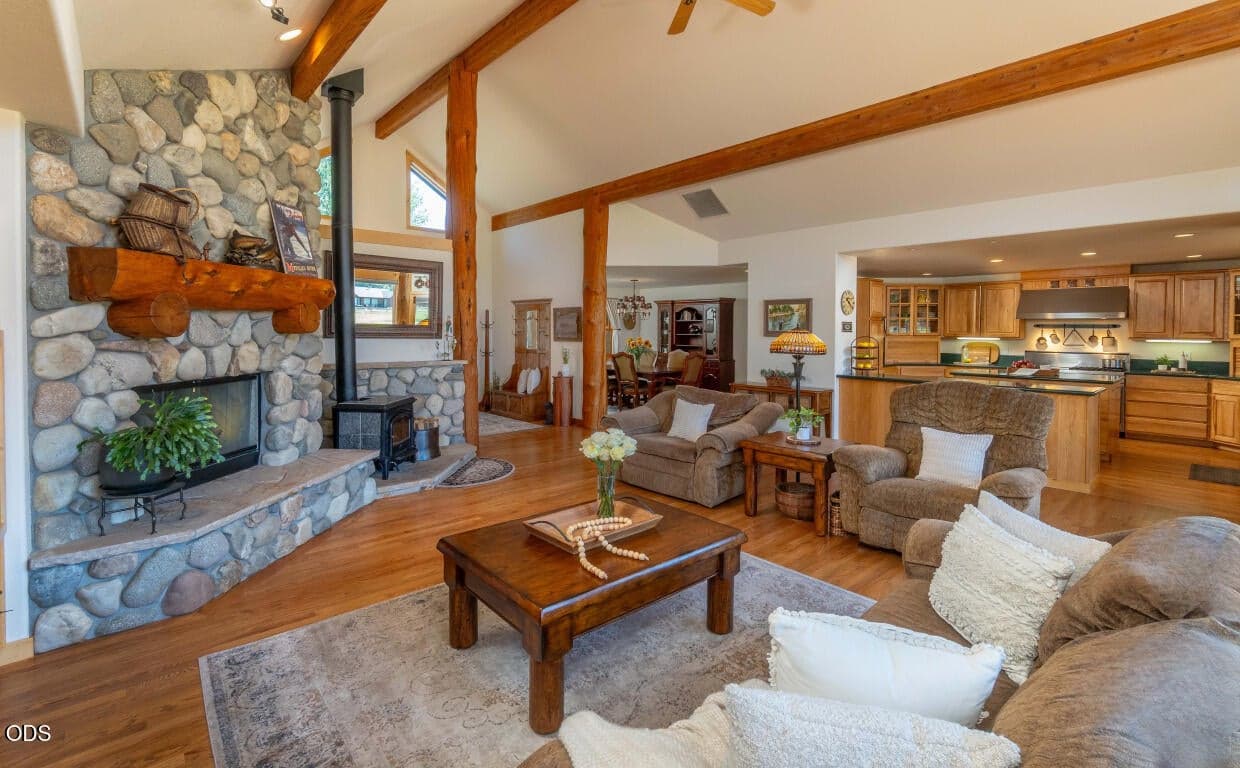 Photo of 26275 SW Metolius Meadows Drive 9 of 37