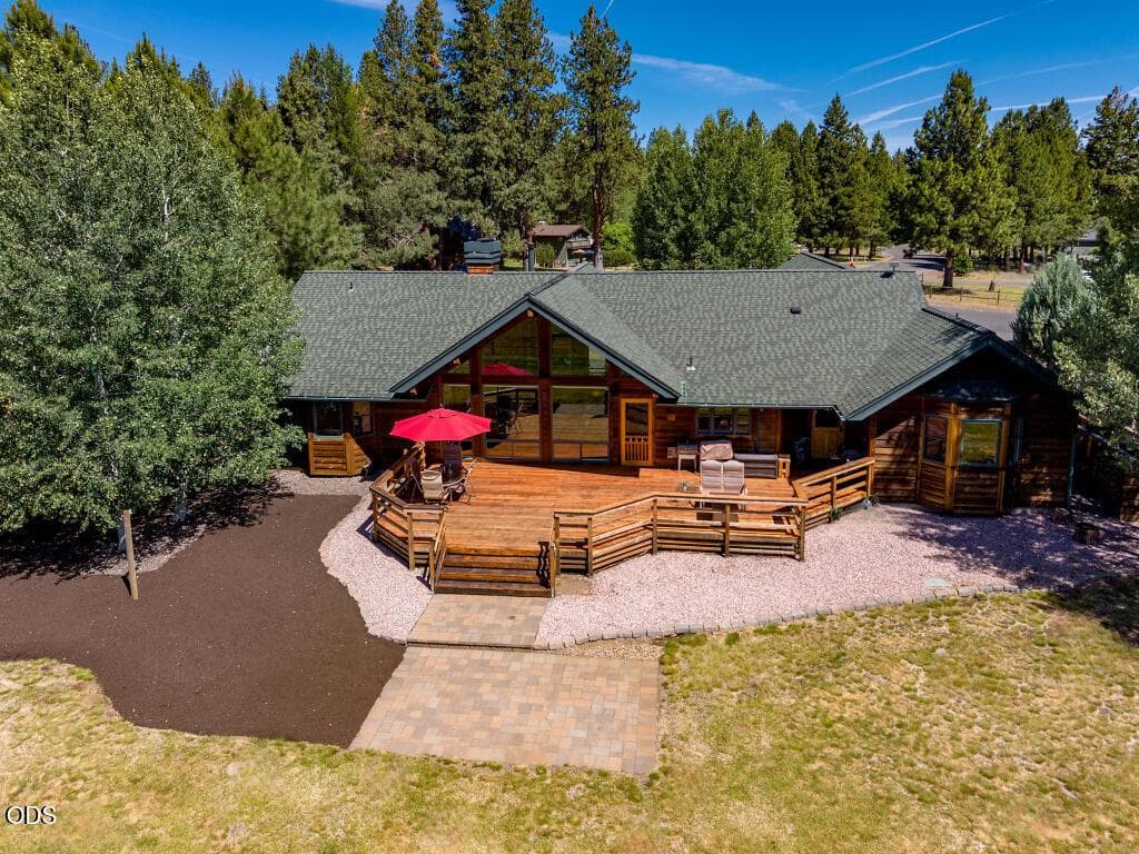 Photo of 26275 SW Metolius Meadows Drive 27 of 37