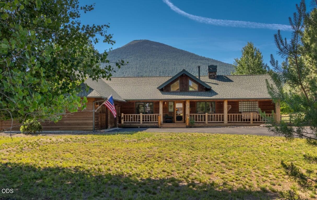 Photo of 26275 SW Metolius Meadows Drive 2 of 37