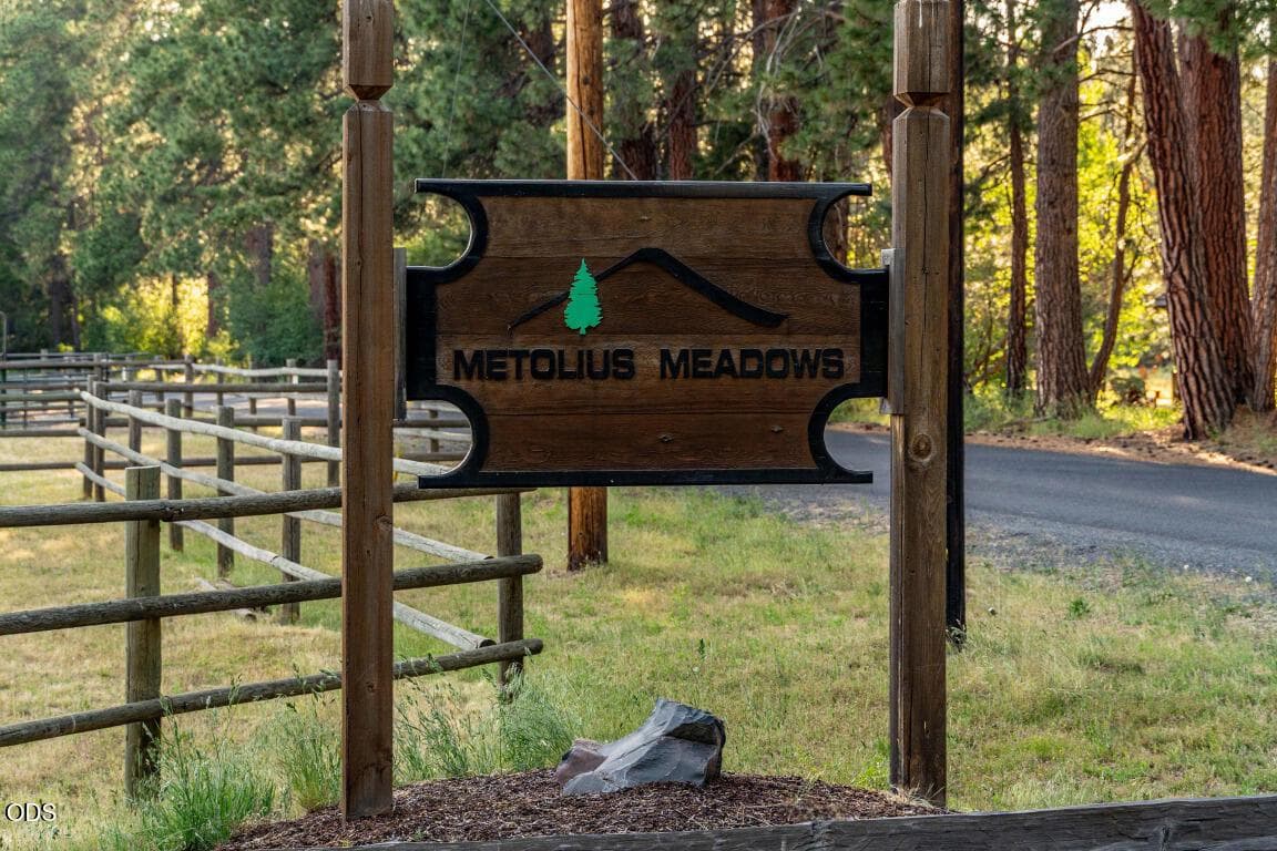 Photo of 26275 SW Metolius Meadows Drive 30 of 37