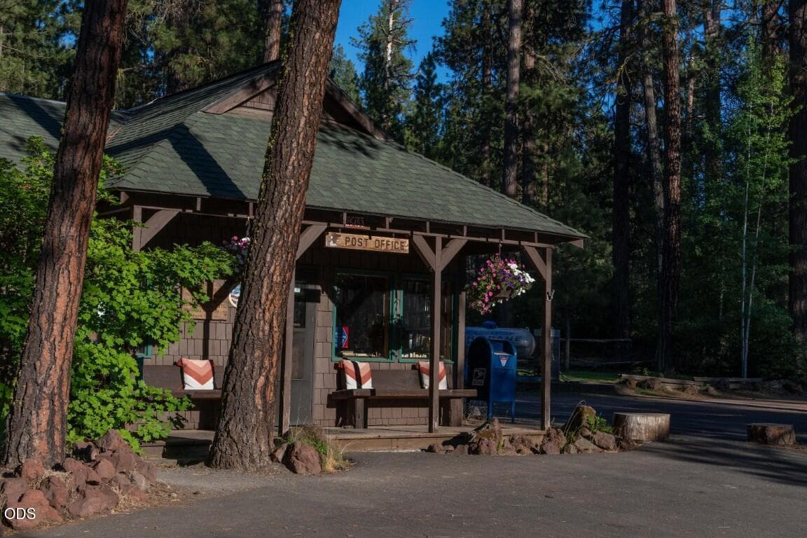 Photo of 26275 SW Metolius Meadows Drive 36 of 37