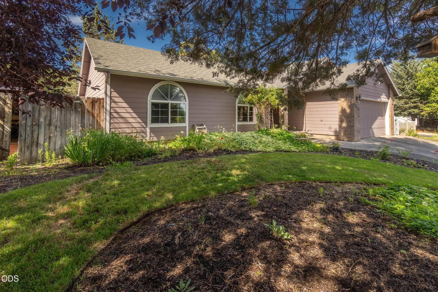 Photo of 2987 NE Oakley Court 16 of 26
