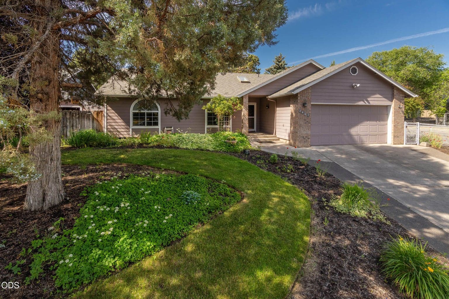 Photo of 2987 NE Oakley Court 15 of 26