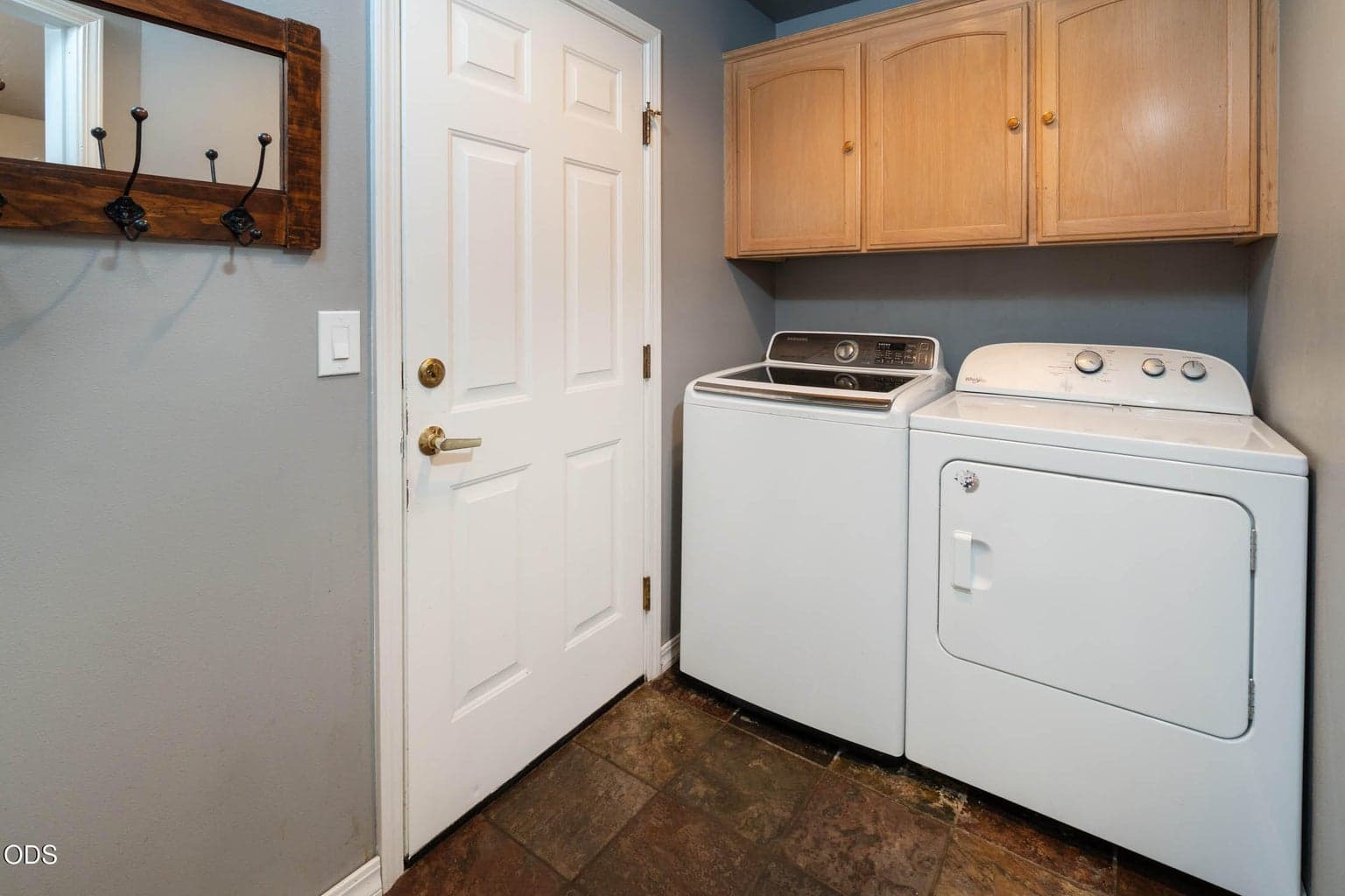 Photo of 2987 NE Oakley Court 14 of 26