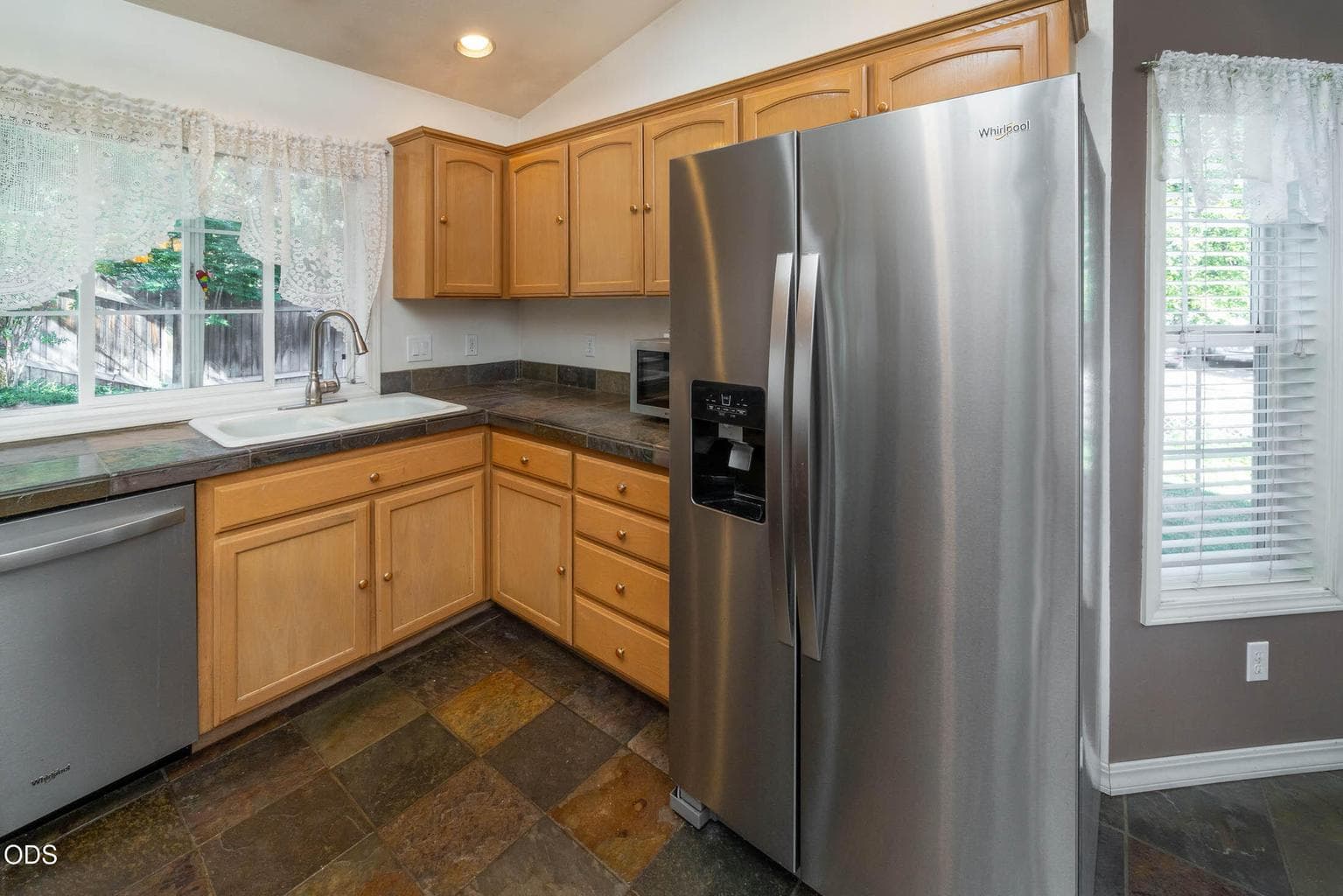 Photo of 2987 NE Oakley Court 8 of 26