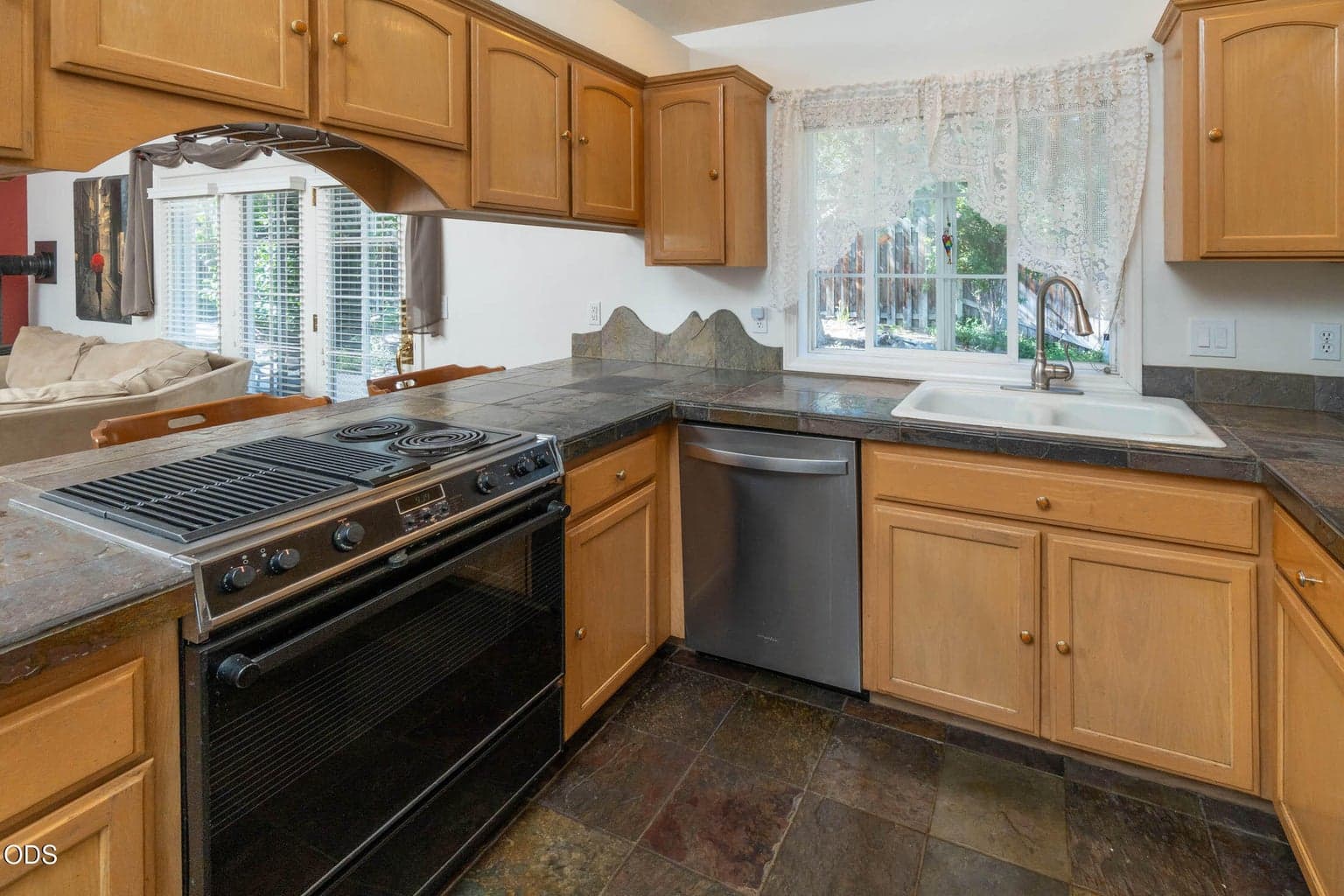 Photo of 2987 NE Oakley Court 7 of 26