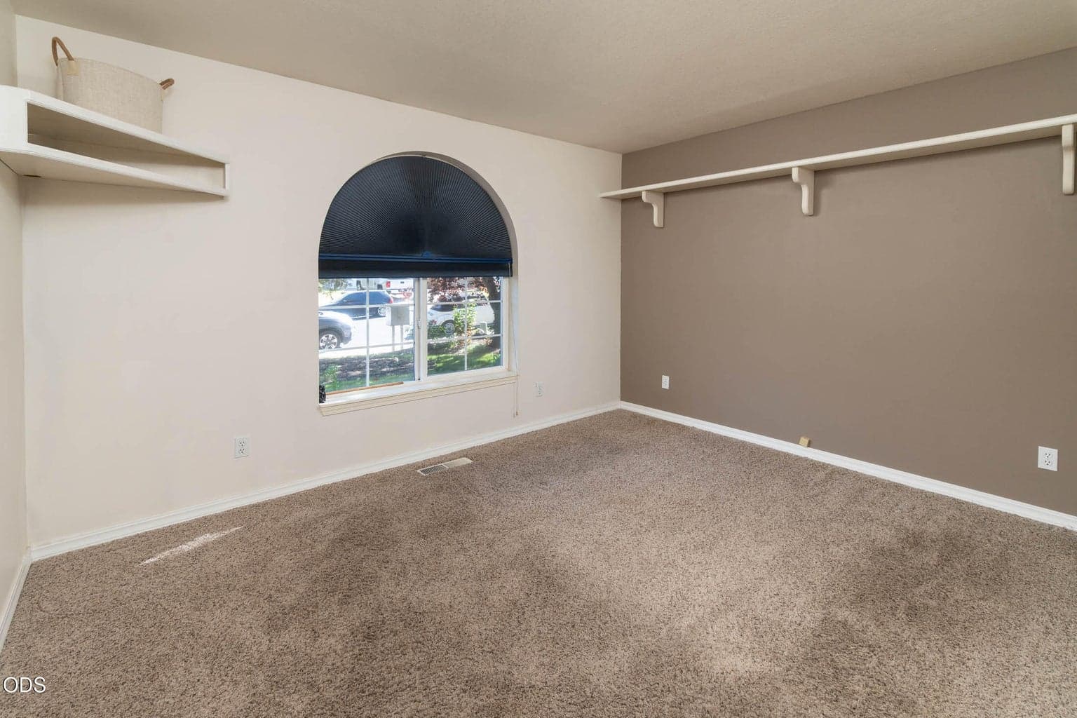Photo of 2987 NE Oakley Court 13 of 26