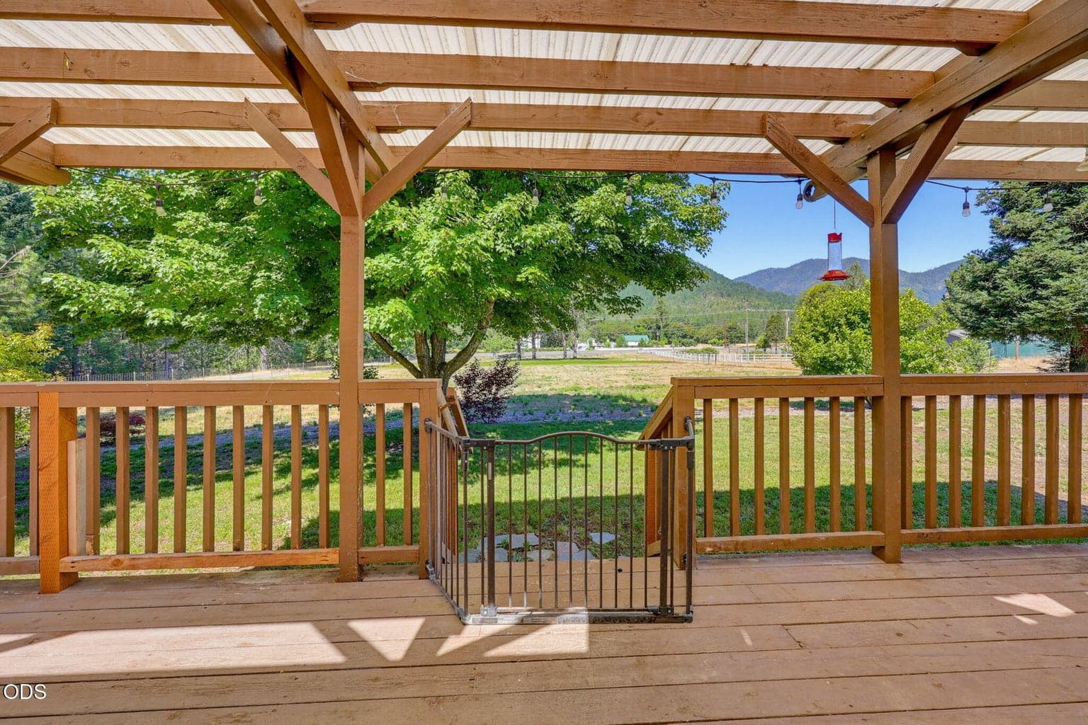 Photo of 2072 Evans Creek 5 of 31