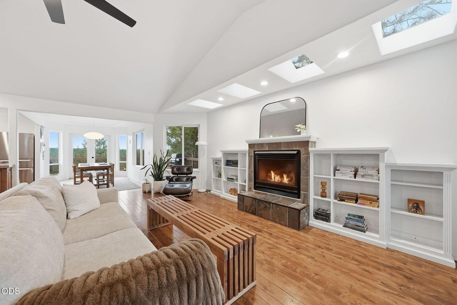 Photo of 1819 SW Troon Avenue 4 of 82