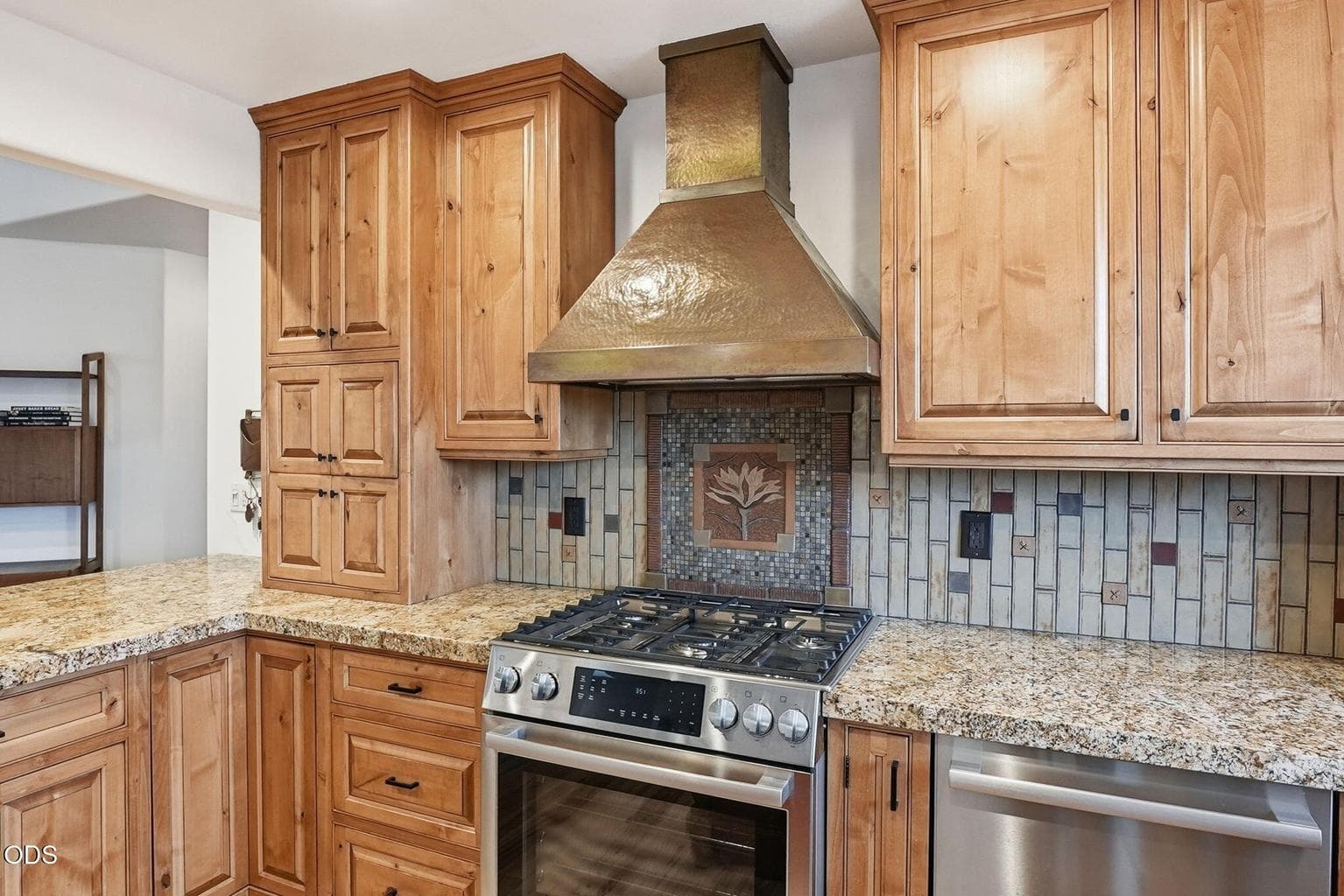 Photo of 1819 SW Troon Avenue 12 of 82