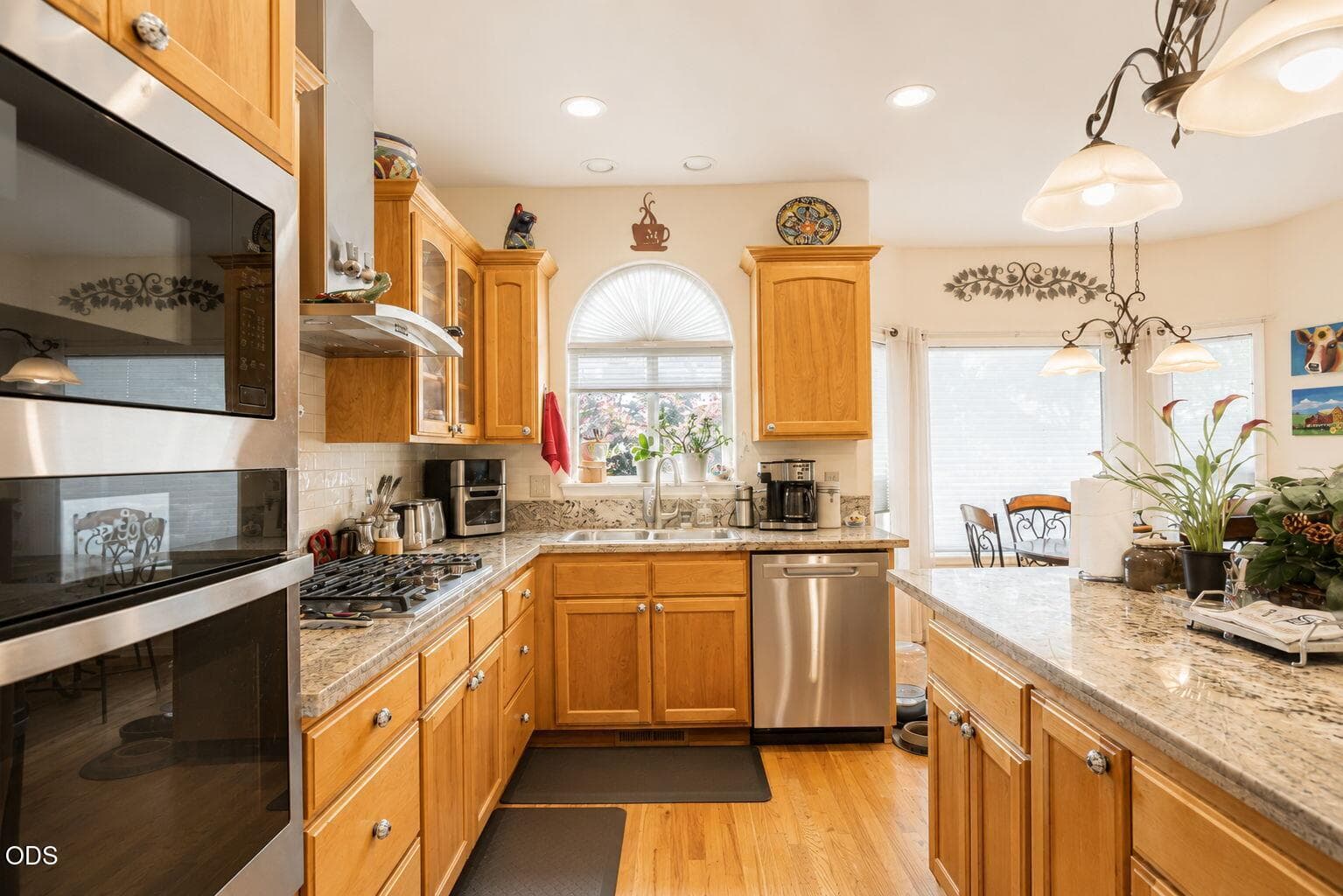 Photo of 499 Ridgeway 5 of 37