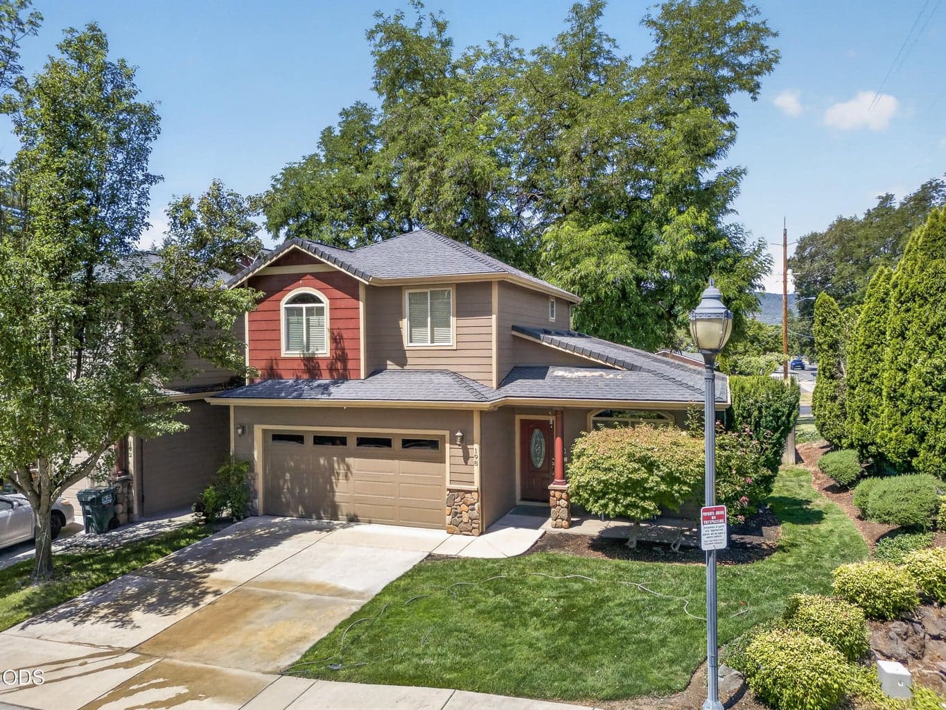 Stunning home on a corner lot in Rogue River