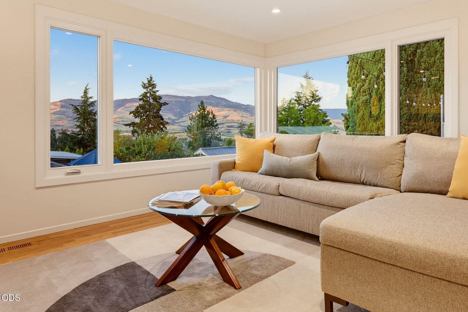 Photo of 565 Altamont 3 of 47