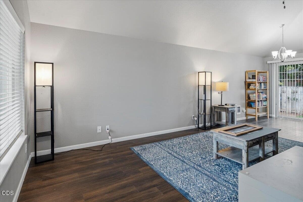 Photo of 1559 SW Rimrock Way 21 of 40