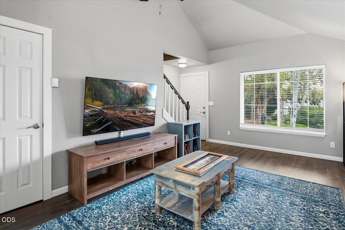 Photo of 1559 SW Rimrock Way 24 of 40