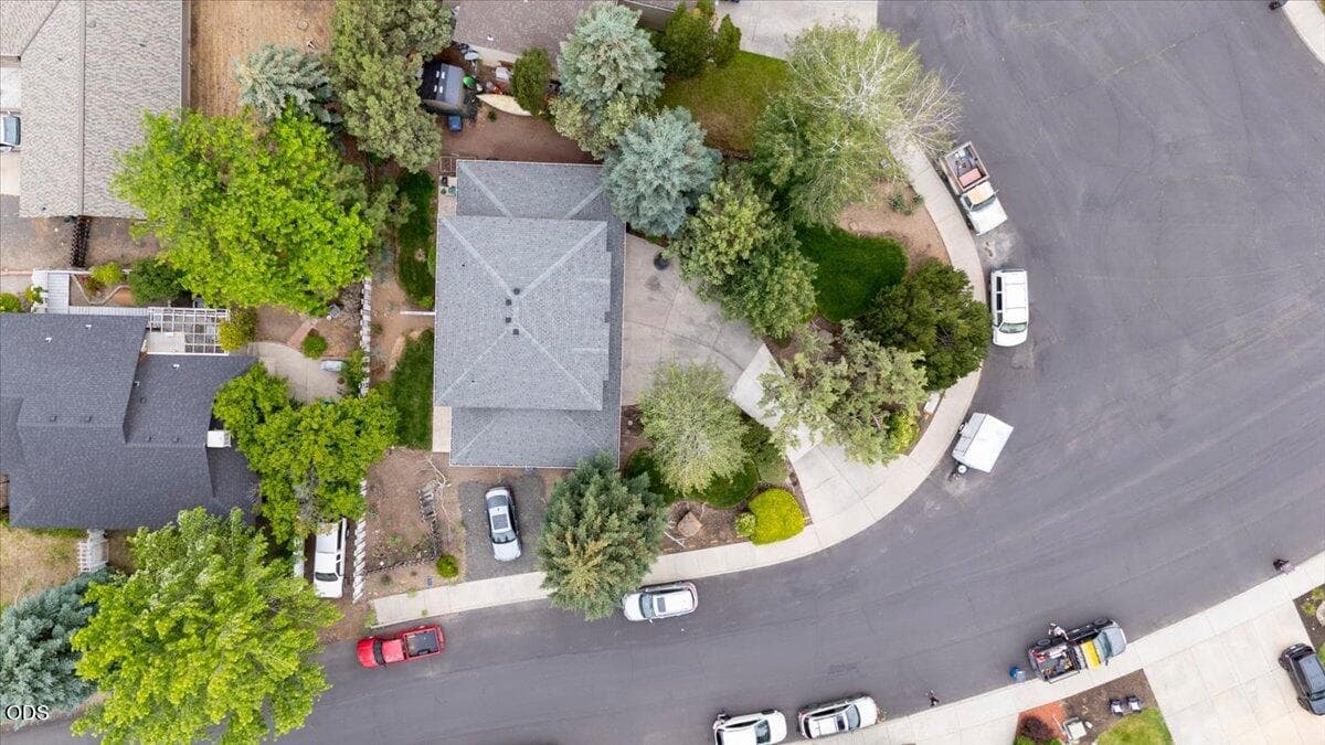 Photo of 1559 SW Rimrock Way 35 of 40