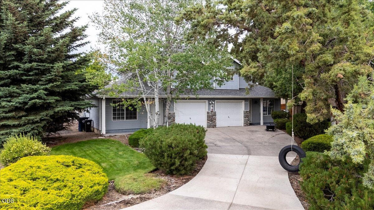 Photo of 1559 SW Rimrock Way 39 of 40