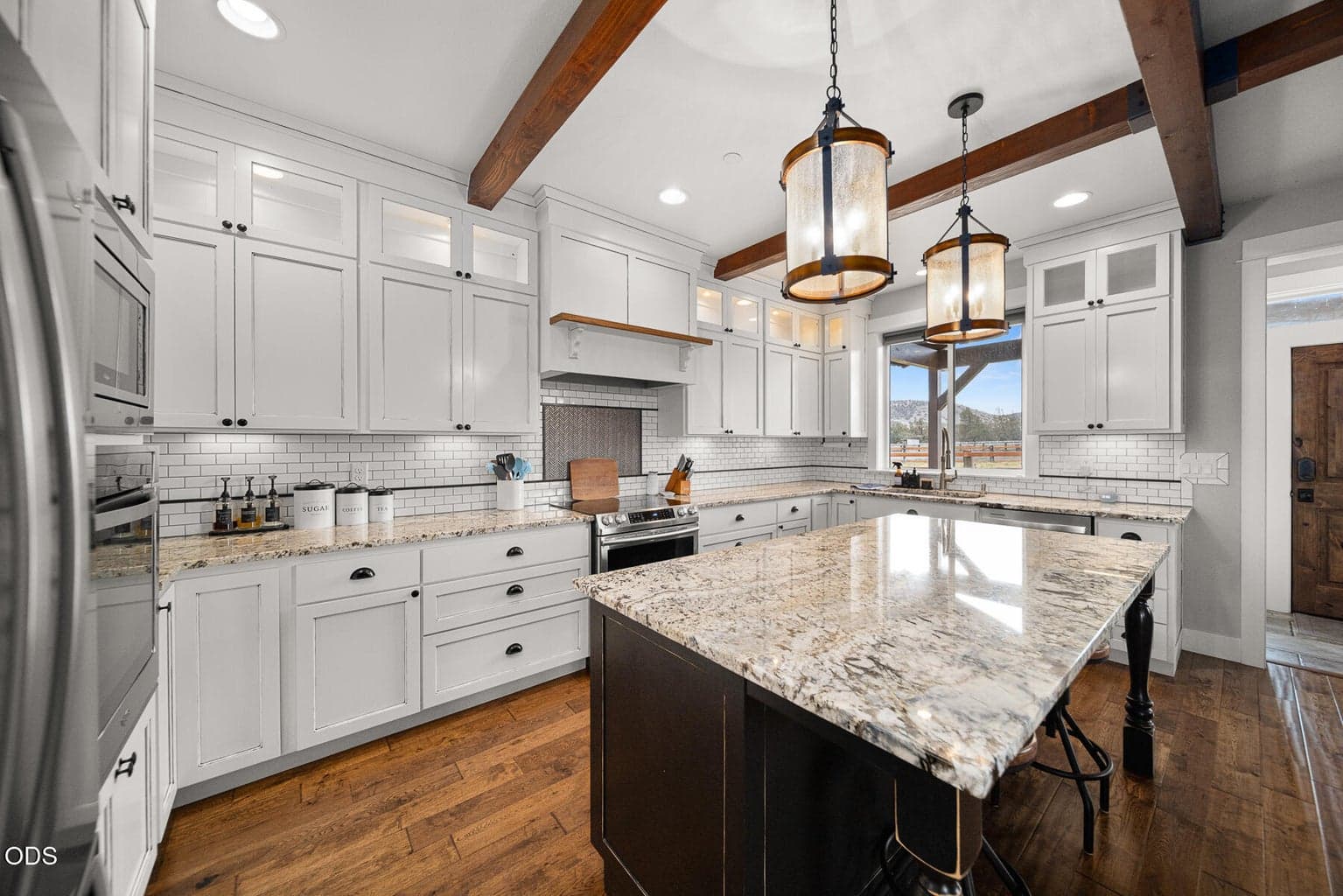 Photo of 8933 Elizabeth Way 4 of 29