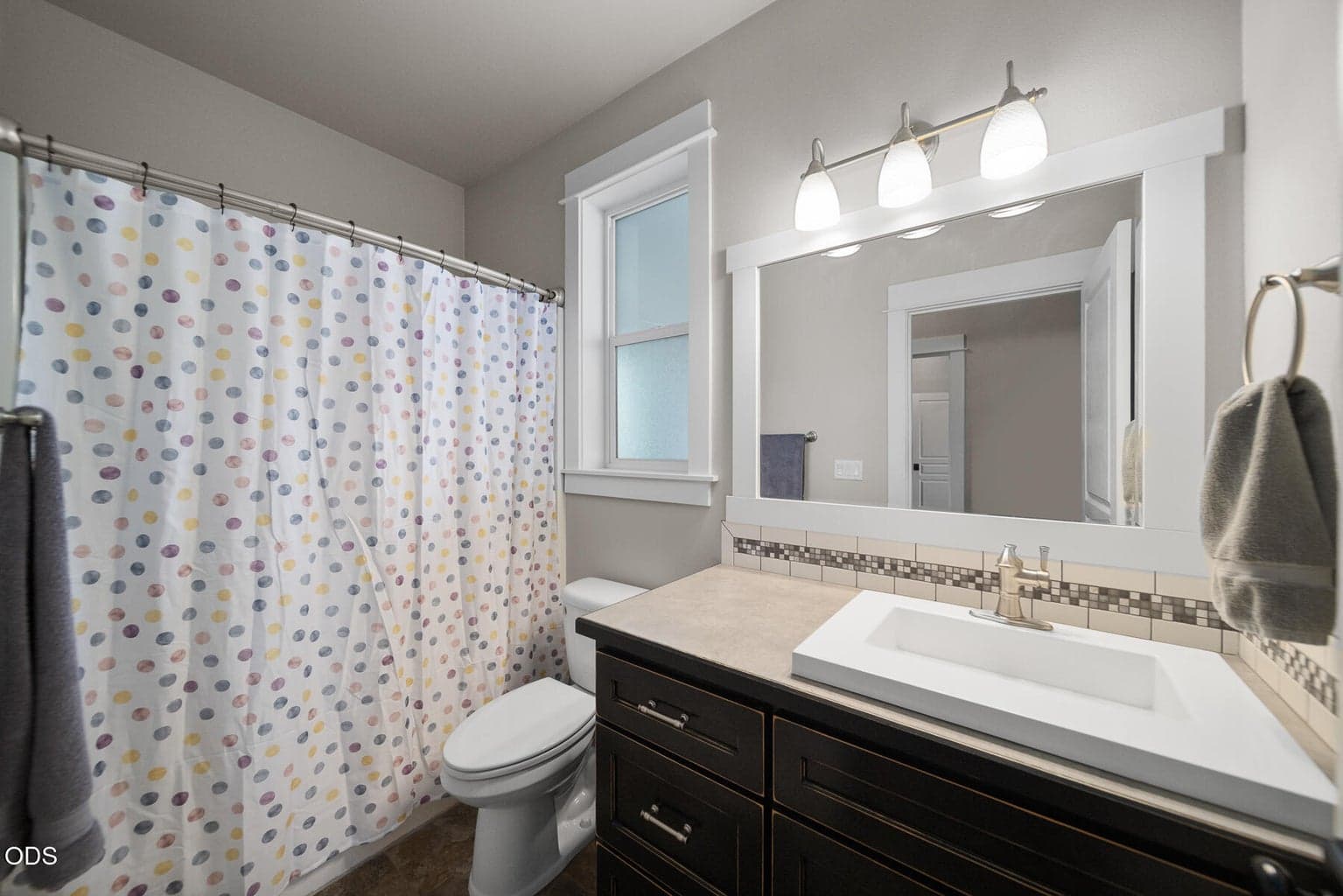 Photo of 8933 NW Elizabeth Way 13 of 29