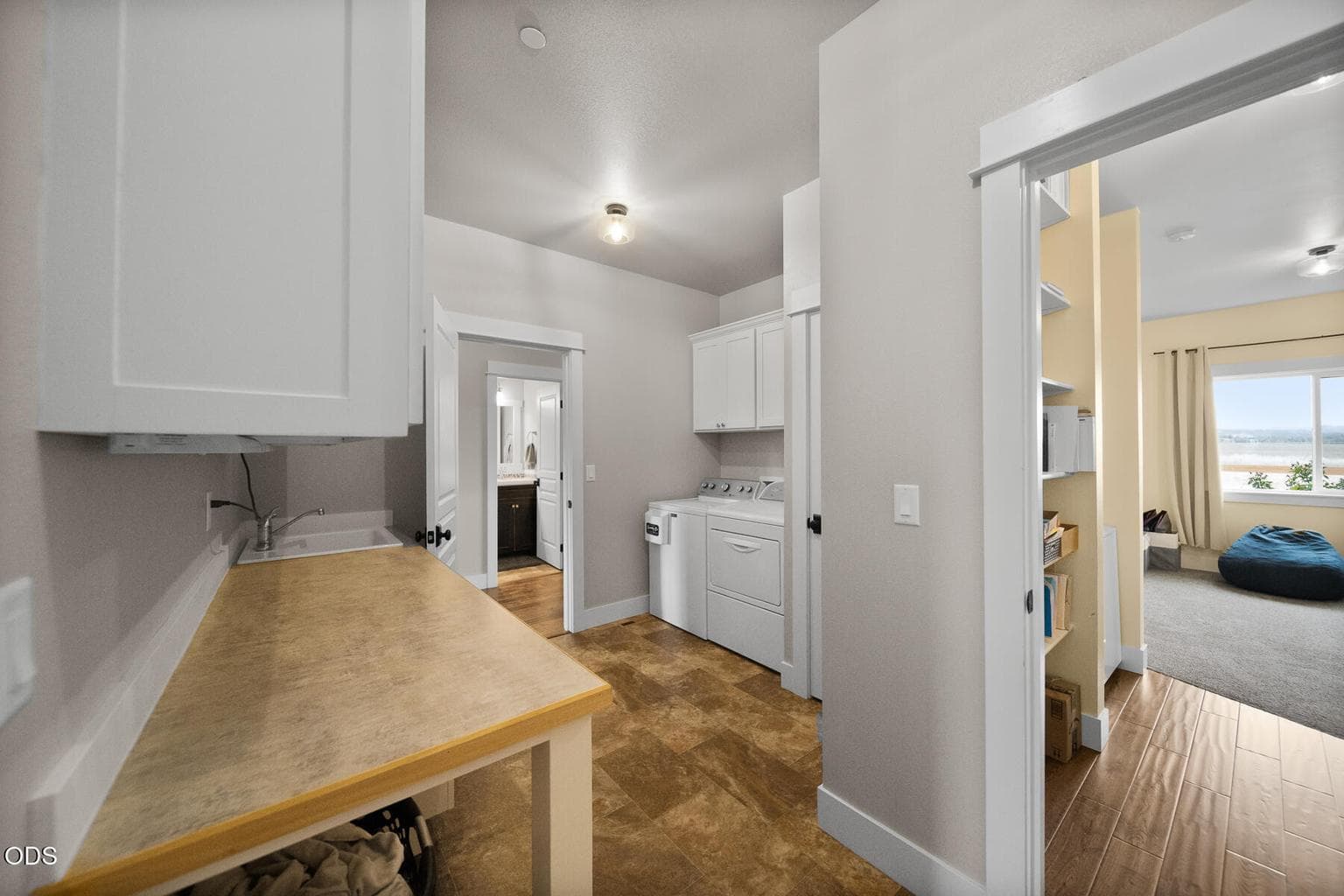 Photo of 8933 NW Elizabeth Way 16 of 29