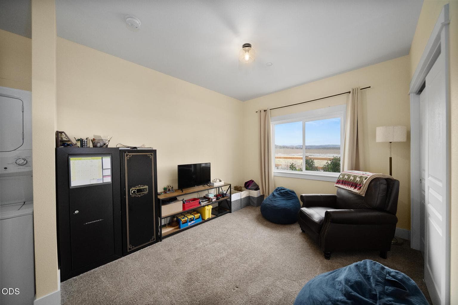 Photo of 8933 NW Elizabeth Way 18 of 29