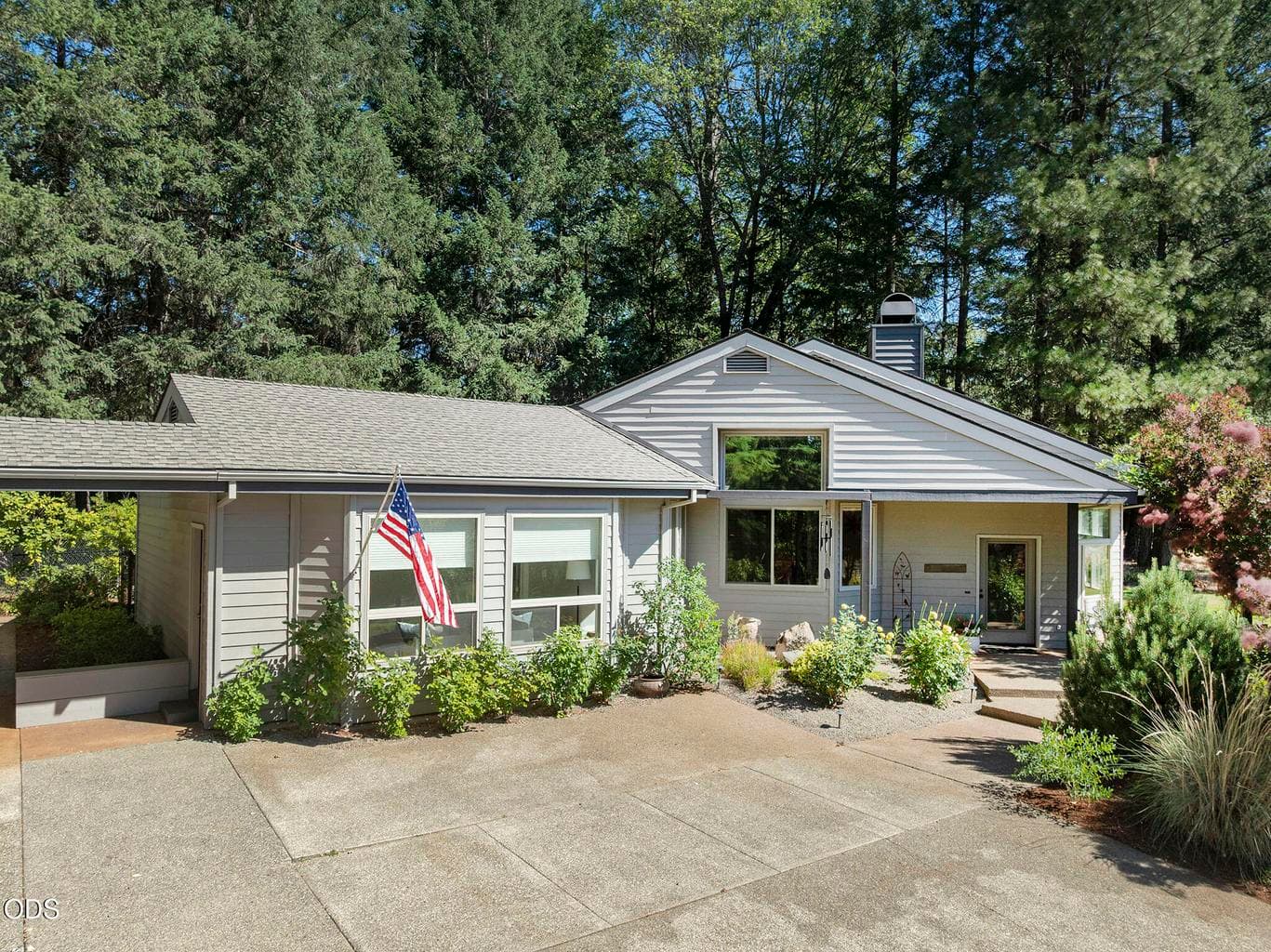 Photo of 622 Wildflower Drive 4 of 75