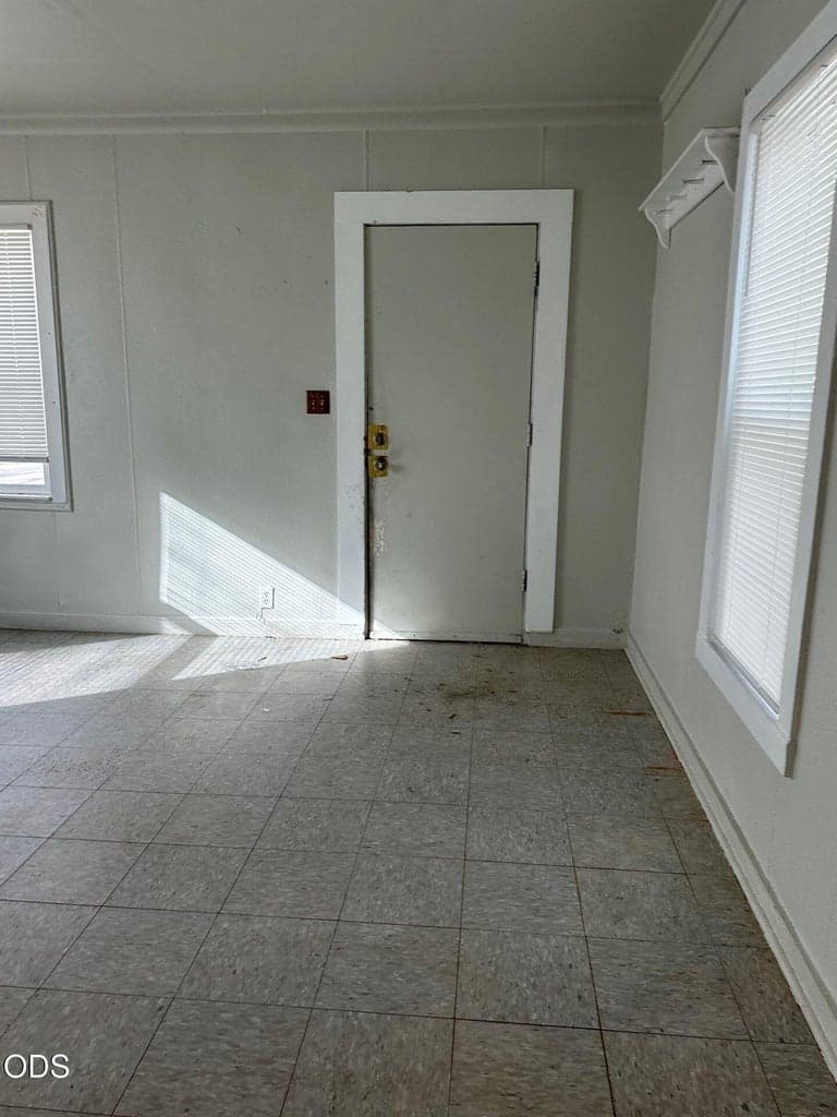 Photo of 726 2nd 4 of 11