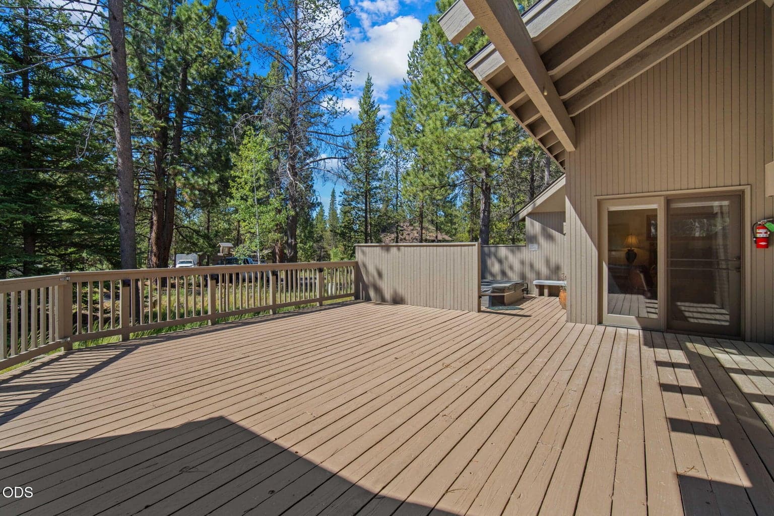 Oversized deck with tons of opportunity ....