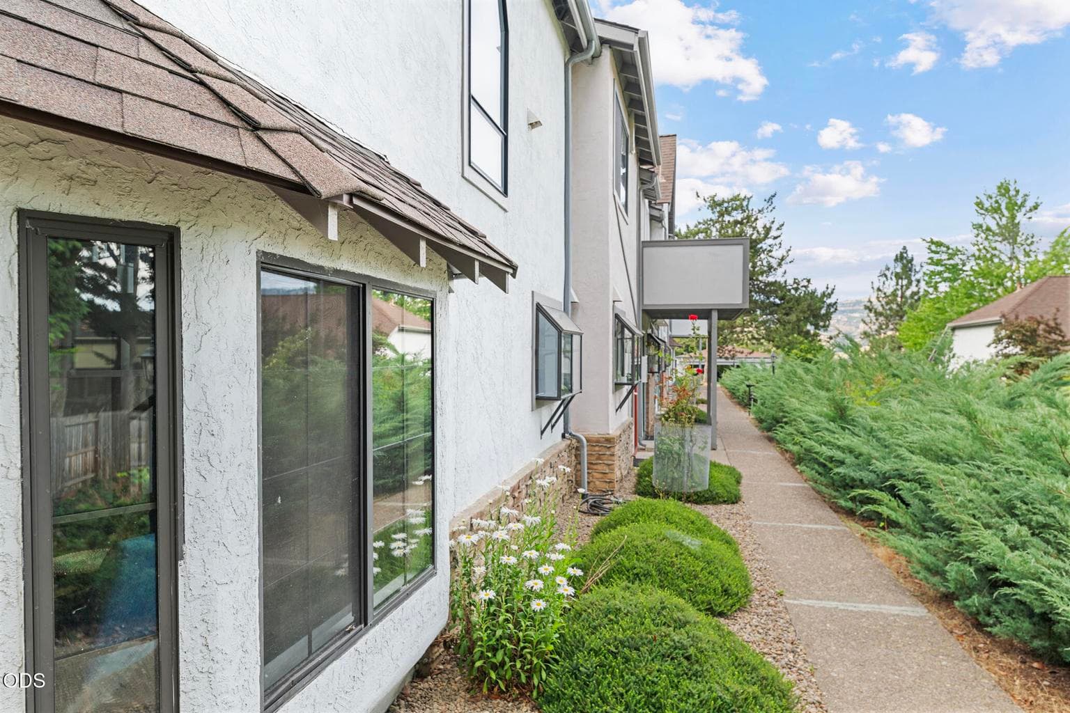 Photo of 495 Chestnut Street 3 of 22