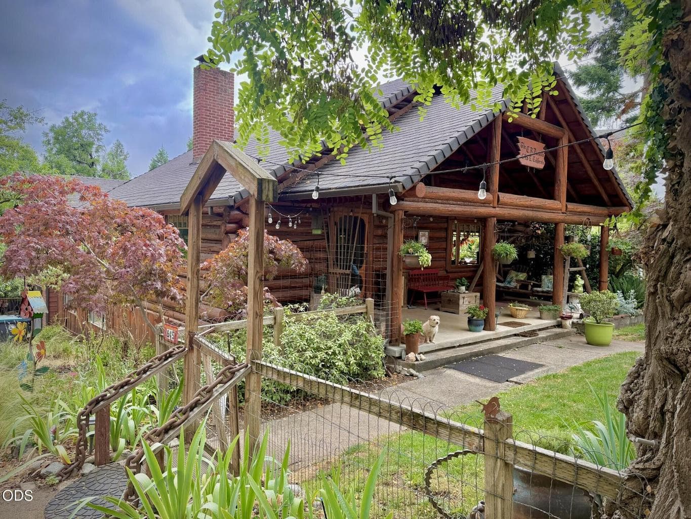 Charming historic C.R. Pursell log cabin in downtown Jacksonville