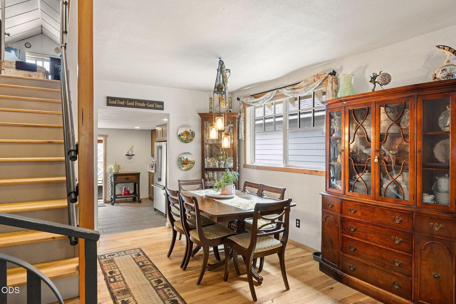 Photo of 615 NW Ogden Avenue 12 of 34