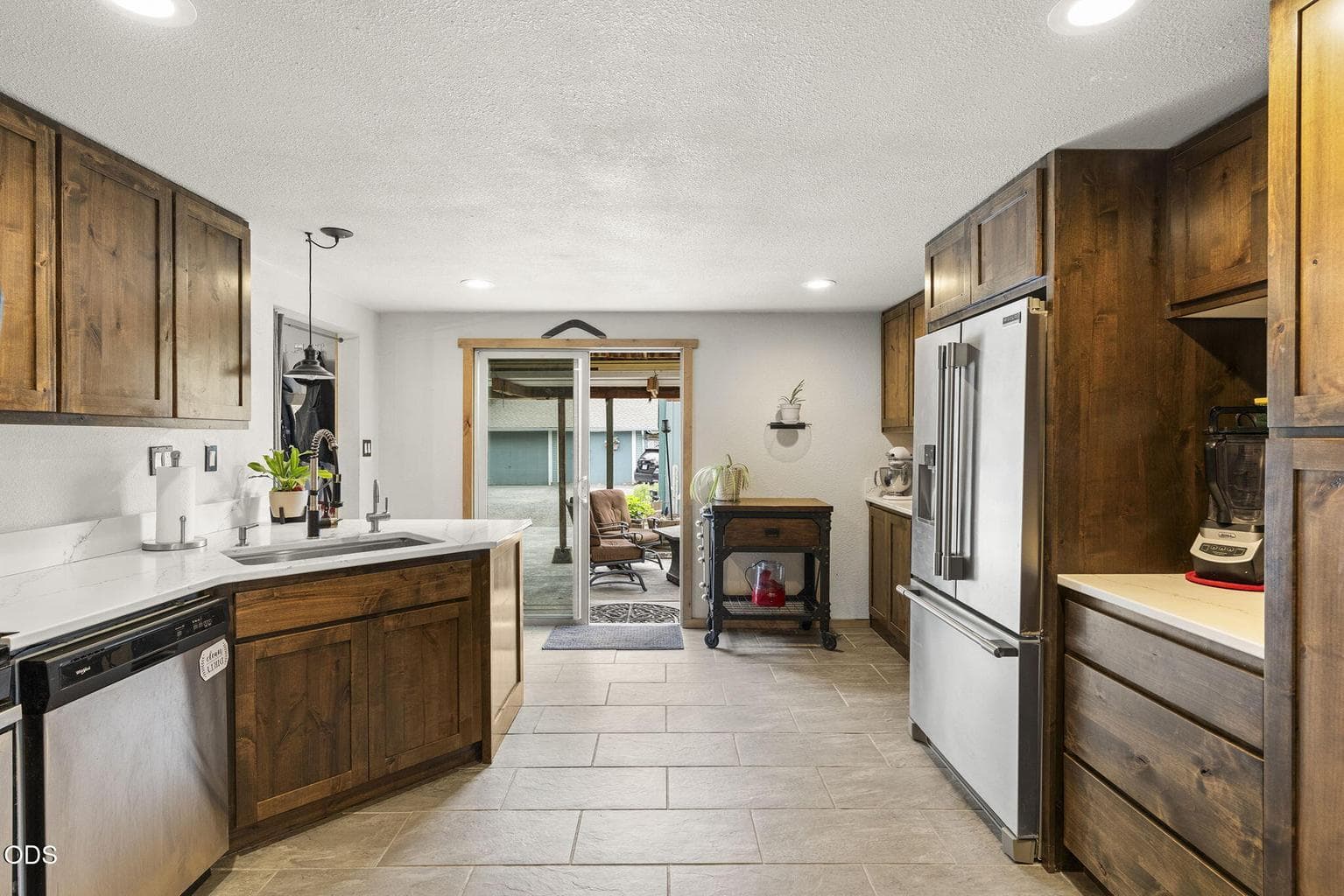 Photo of 615 NW Ogden Avenue 14 of 34