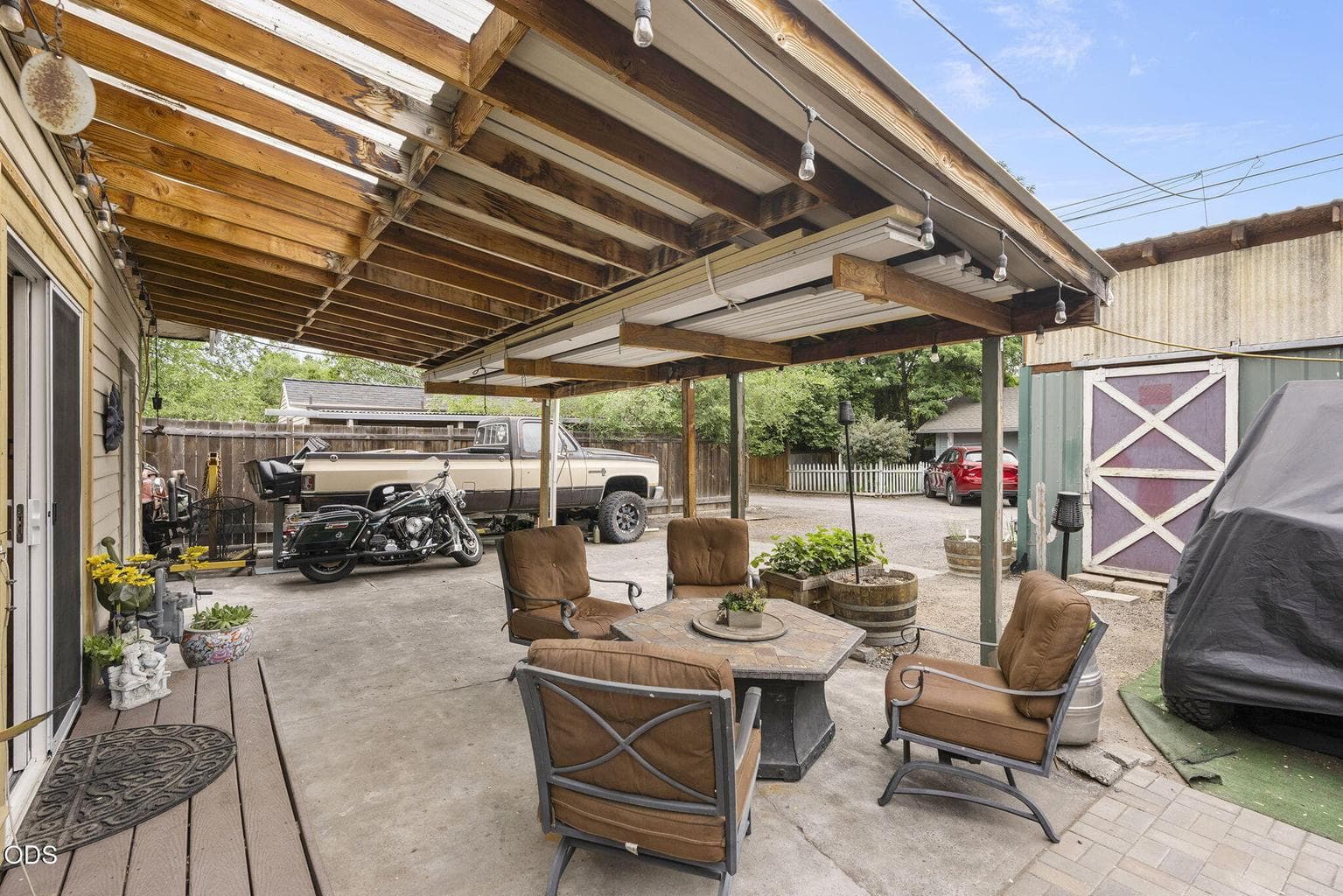 Photo of 615 NW Ogden Avenue 23 of 34