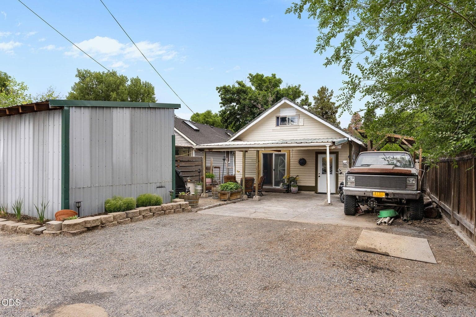 Photo of 615 NW Ogden Avenue 25 of 34