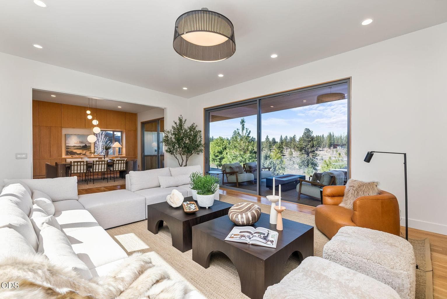 Photo of 61913 Hosmer Lake Drive 33 of 92