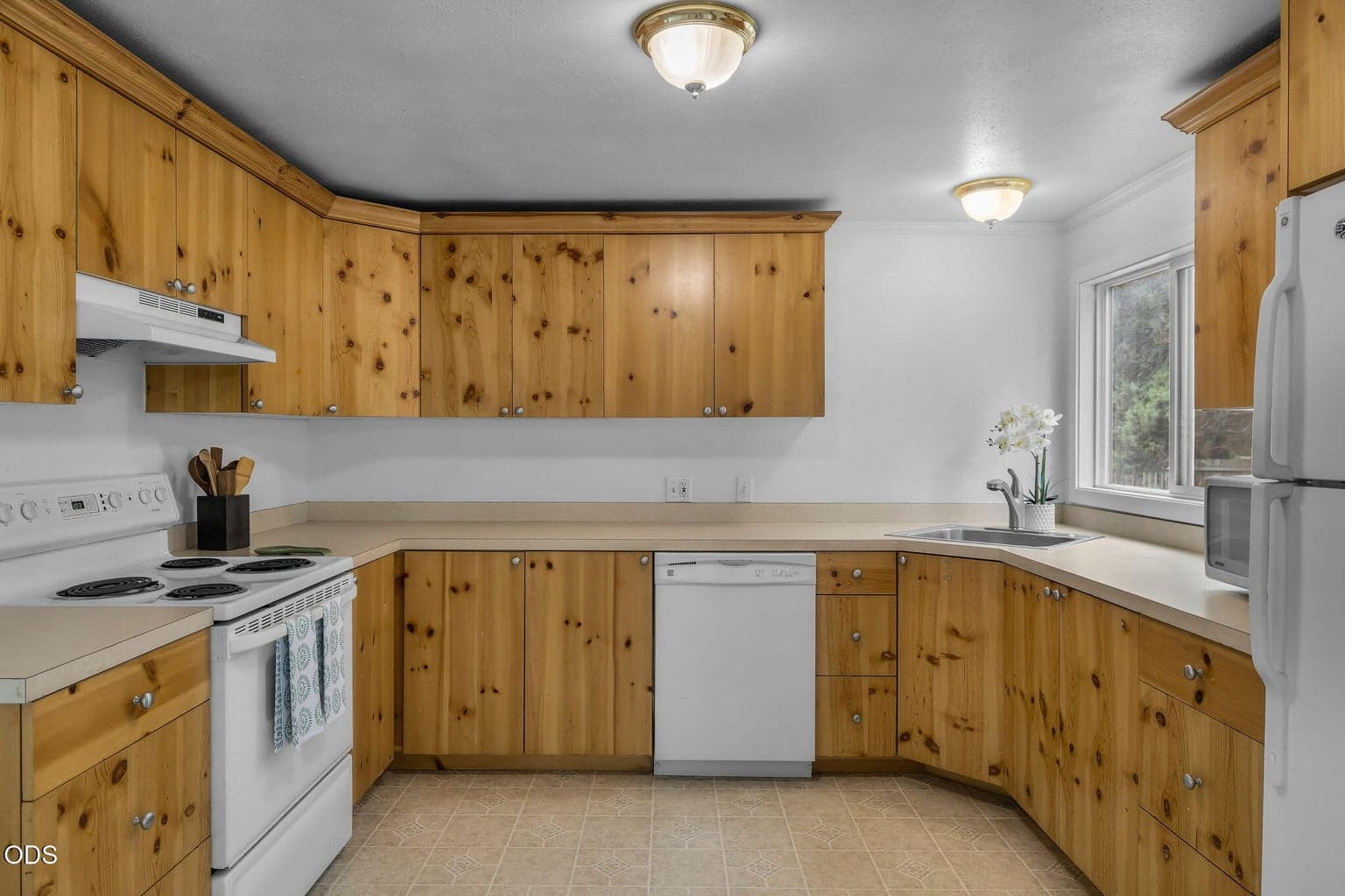 Photo of 61057 Chuckanut Drive 4 of 48
