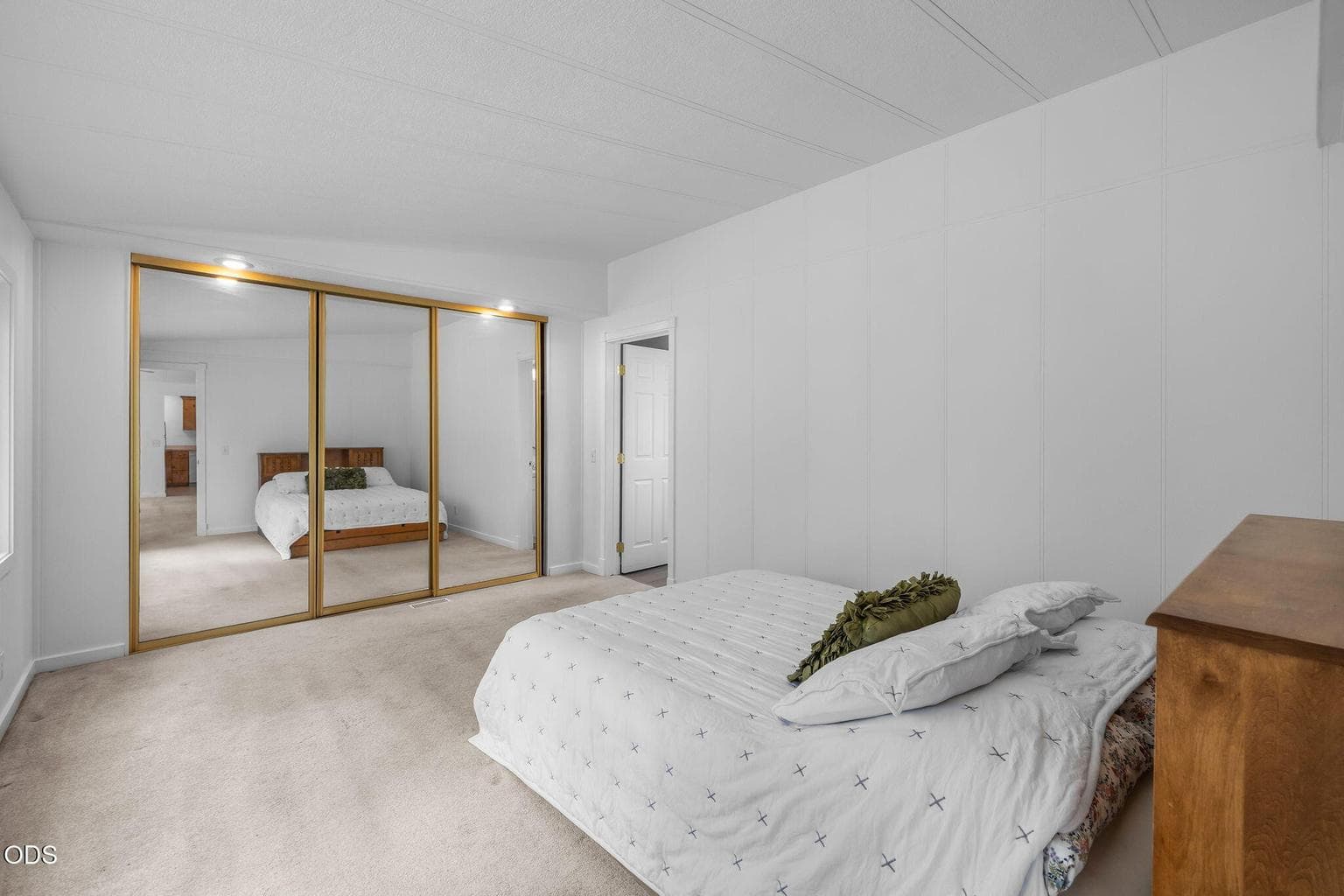 Photo of 61057 Chuckanut Drive 13 of 48