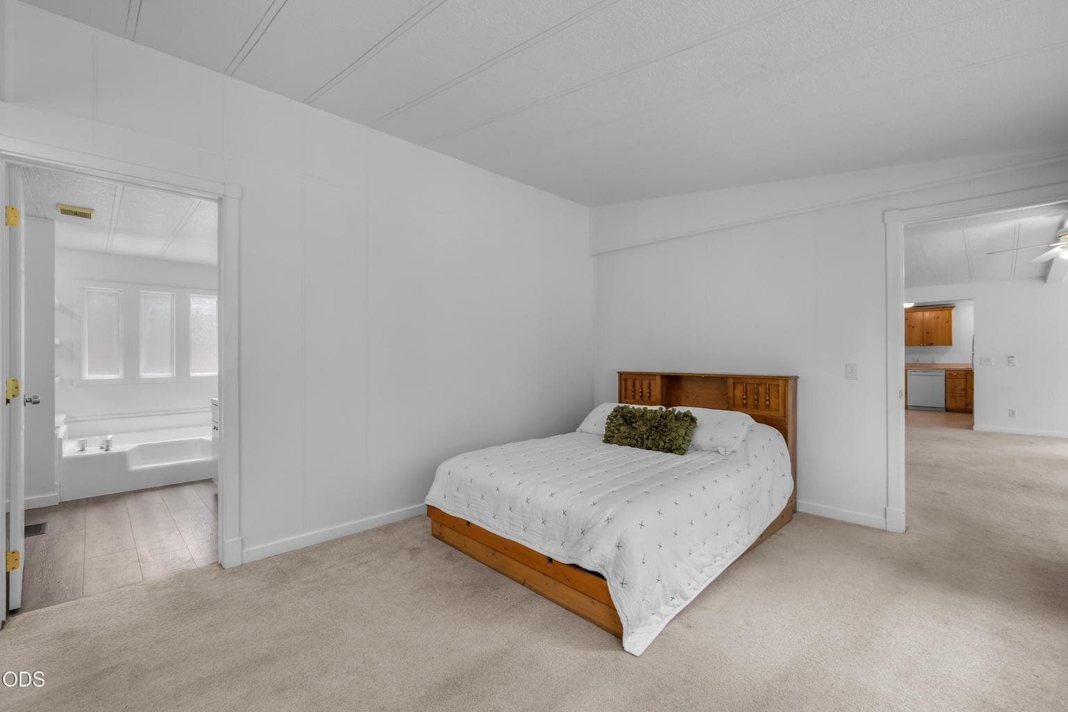Photo of 61057 Chuckanut Drive 15 of 48
