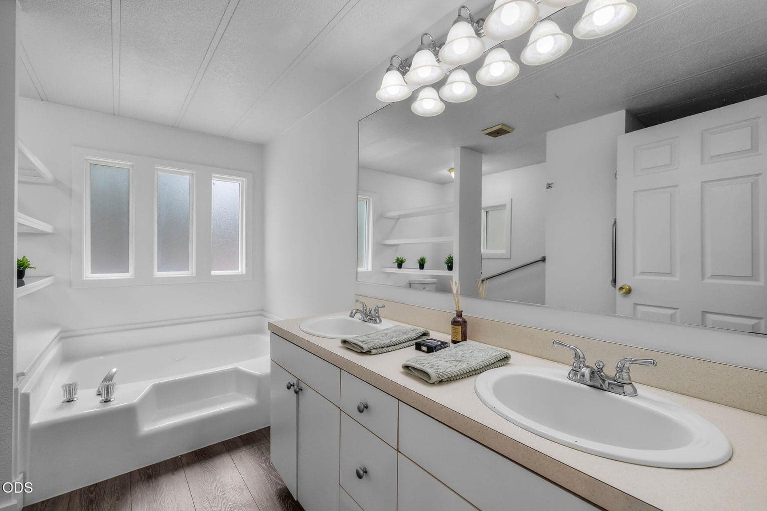 Photo of 61057 Chuckanut Drive 17 of 48