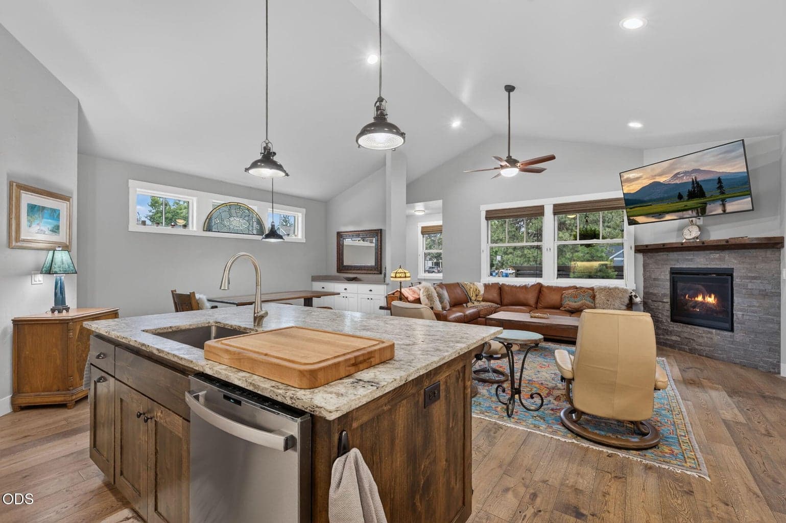 Photo of 301 S Pine Street 9 of 41