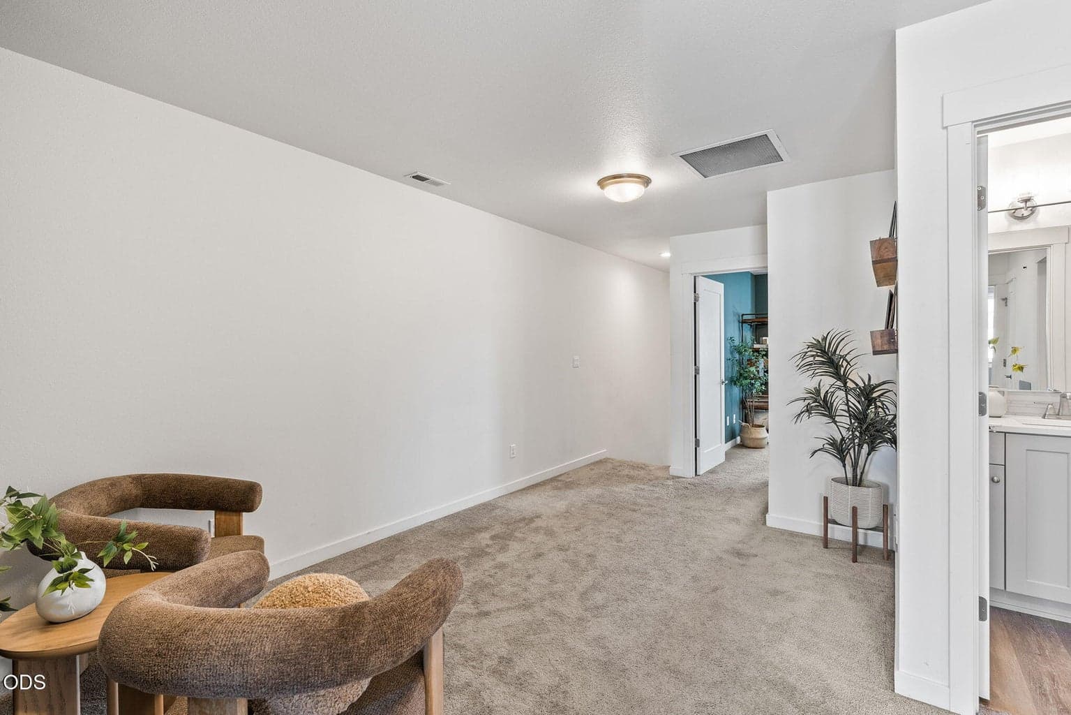 Photo of 2547 NE Purcell Boulevard 13 of 28