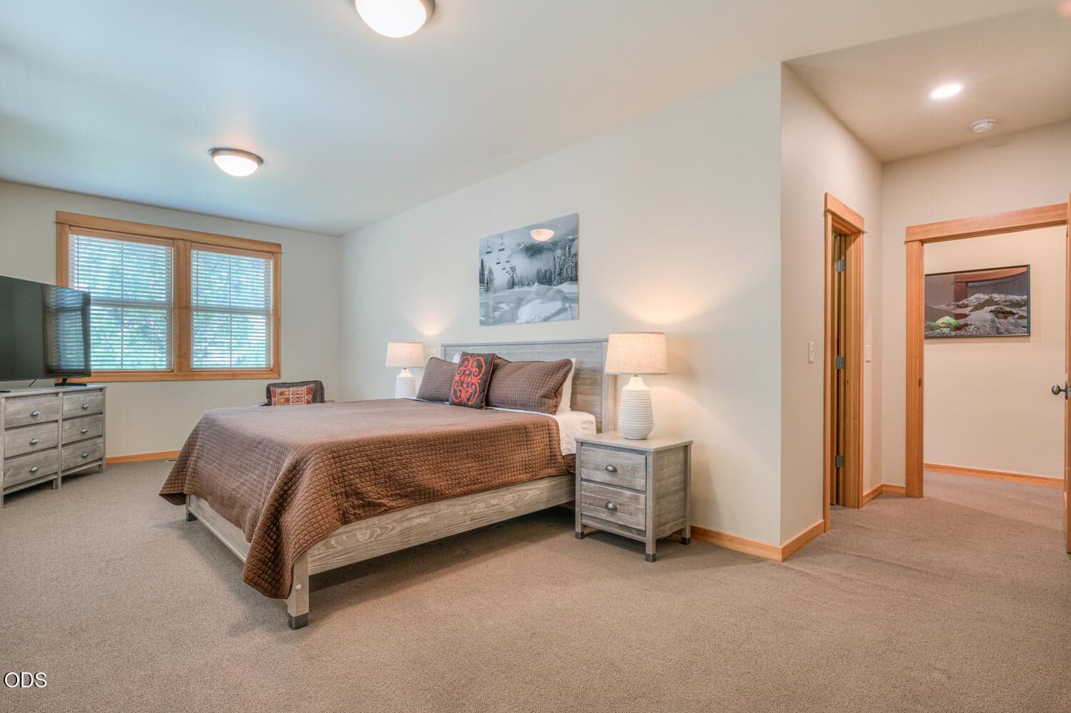 Photo of 57135 Fremont Drive 11 of 29